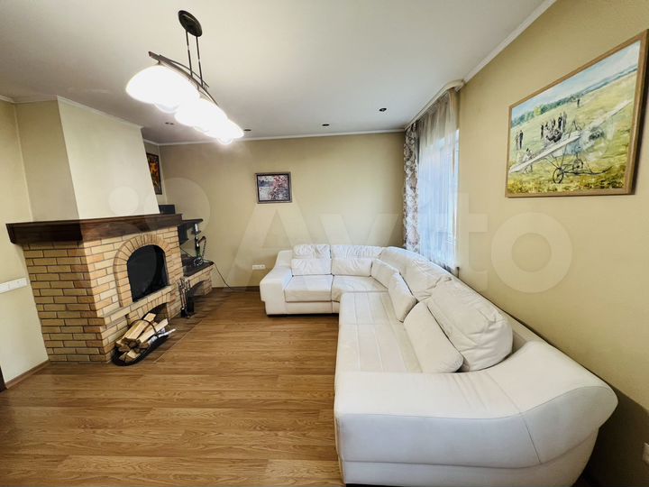 Коттедж 497 м² на участке 12 сот.