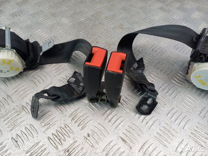 Ремень безопасности задний Ford Focus 3 1.6 pnda