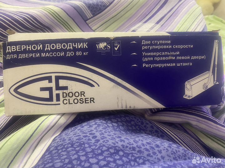 Дверной доводчик