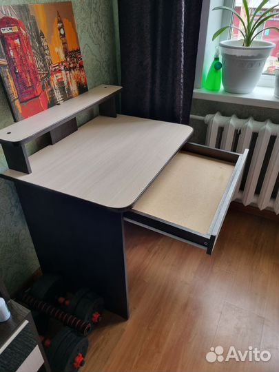 Компьютерный стол