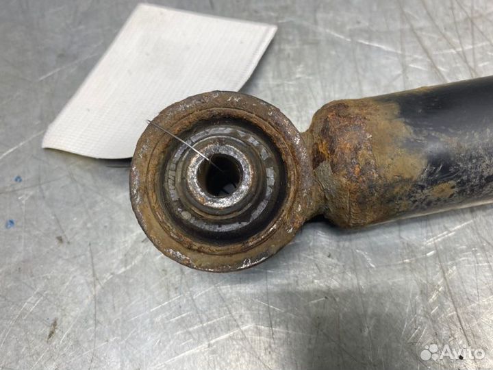 Амортизатор задний Volkswagen Bora 1997-2005 седан