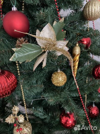 Елка искусственная с игрушками
