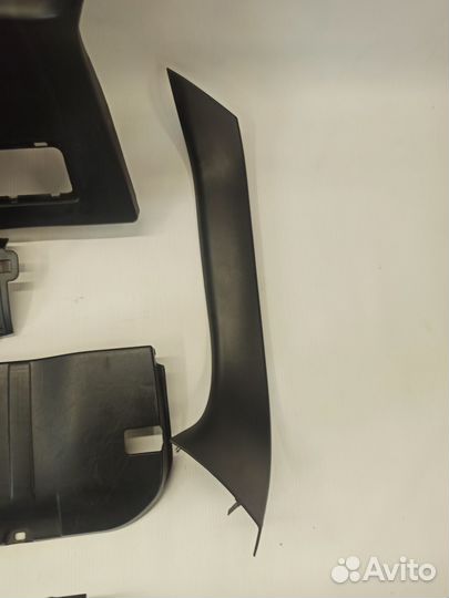 Пластиковая обшивка багажника BMW X5 E70