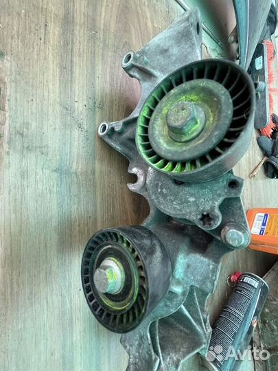 Кронштейн генератора Renault Trafic 8200462166