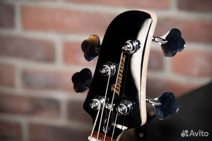Бас гитара Ibanez + Аксессуары