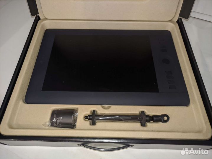 Графический планшет Wacom Intuos Pro M PTH-651