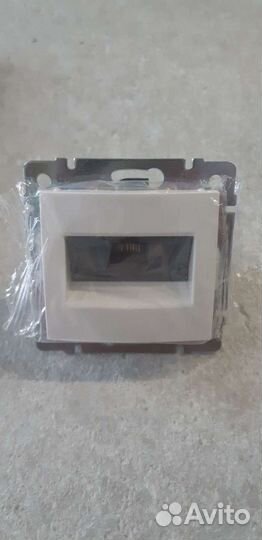 Розетка для интернета Леград