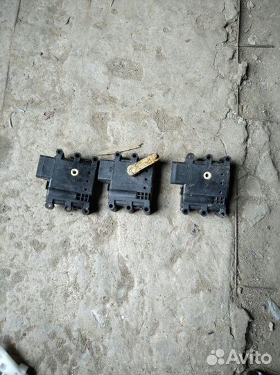 Сервопривод отопителя Mazda 6 GG