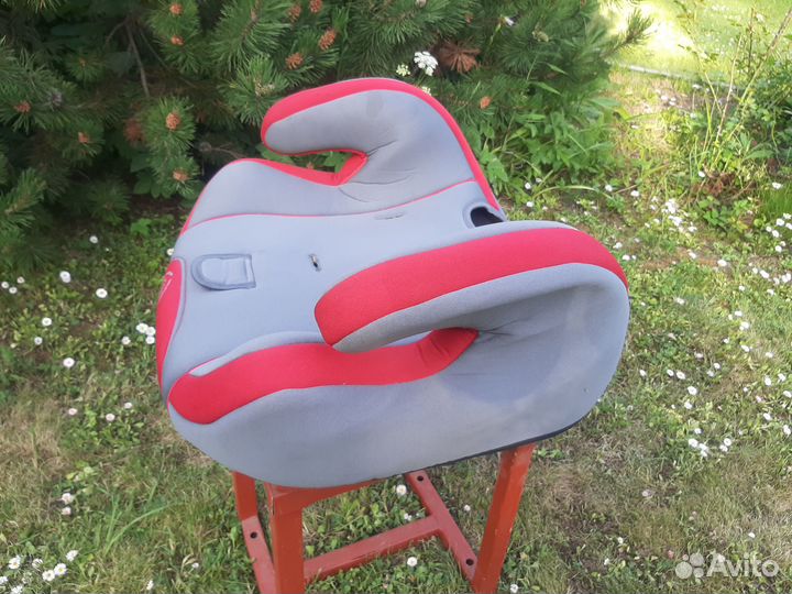 Автокресло бустер