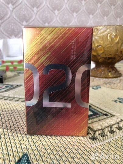 Escentric Molecules 02