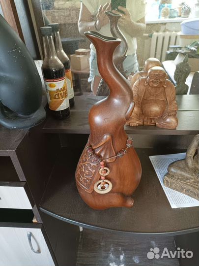 Вазоны и статуэтки