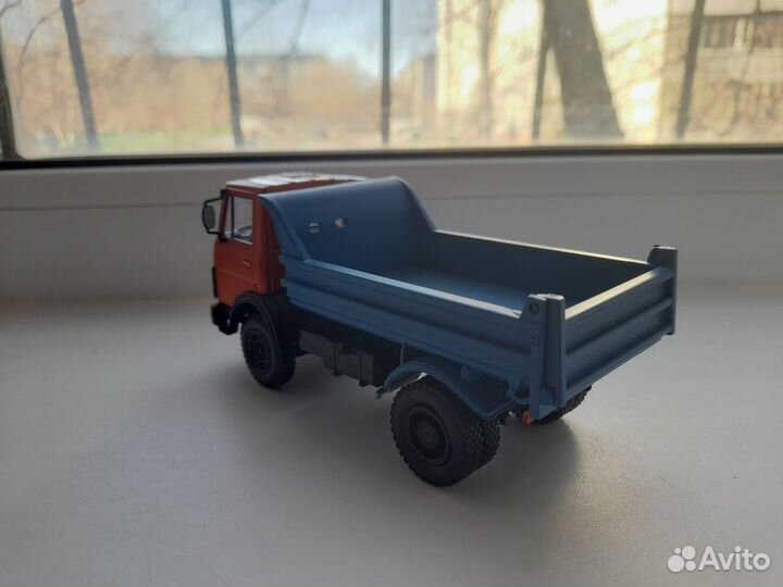 1/43 Маз 5551 самосвал