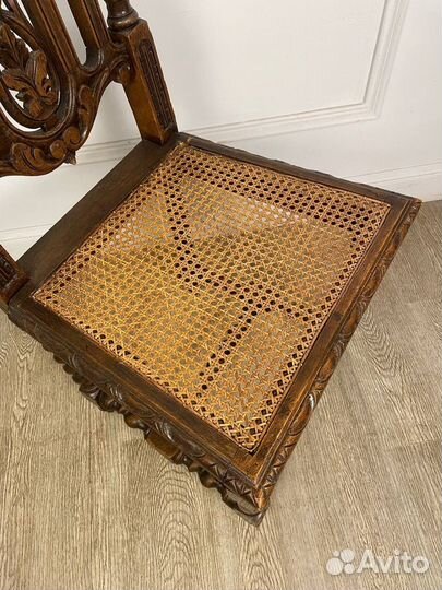 Антикварные стулья «Виноградная лоза»