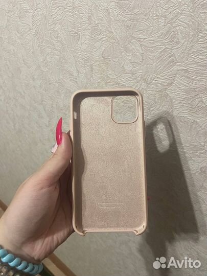 Чехол на iPhone 11