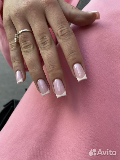 Маникюр и педикюр