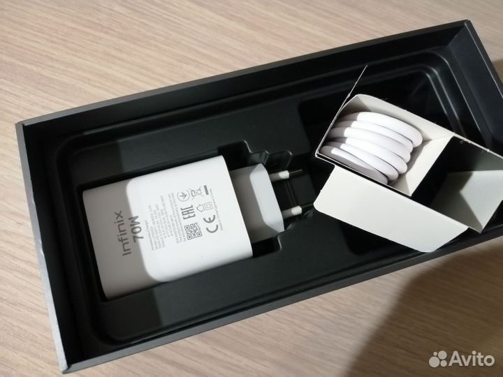 Infinix Note 40 Pro, 12/256 ГБ