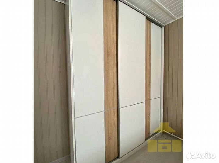 Шкаф с зеркалом