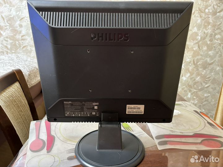 Монитор Philips 17