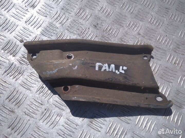 Кронштейн передней балки Mitsubishi Galant/Eclipse