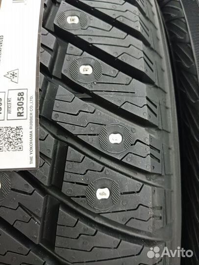 Yokohama IceGuard Stud IG65 235/50 R18
