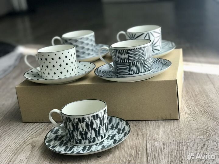 Набор чашек и блюдец в стиле H&M home