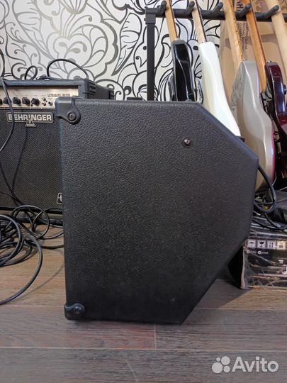 Ibanez sw15 Soundwave басовый комбоусилитель