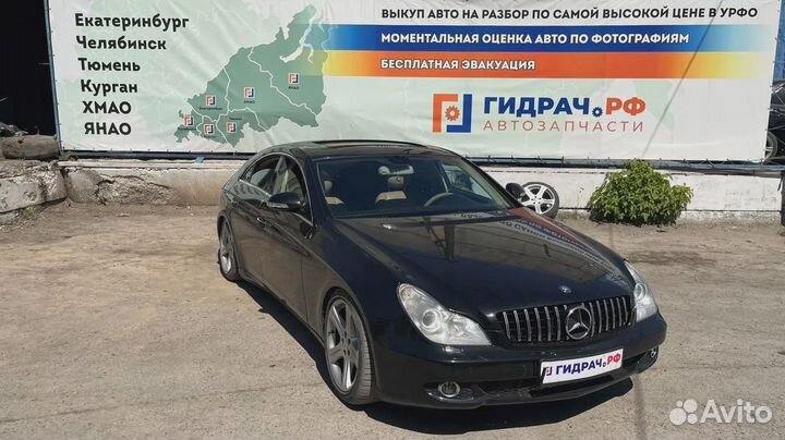 Стекло двери задней правой (форточка) Mercedes-Ben