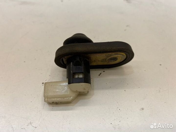 Датчик открытия двери Mazda 6 седан GG 2.0 2003