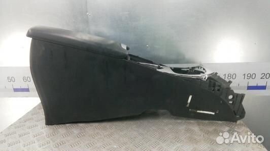 Подлокотник центральный toyota avensis T27 (BBN02I