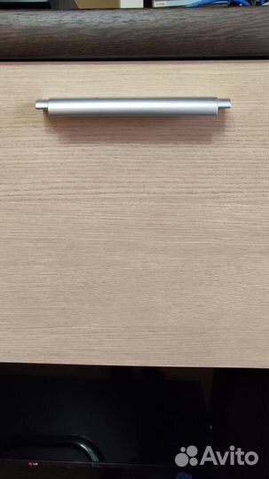 Стенка фабрики трия