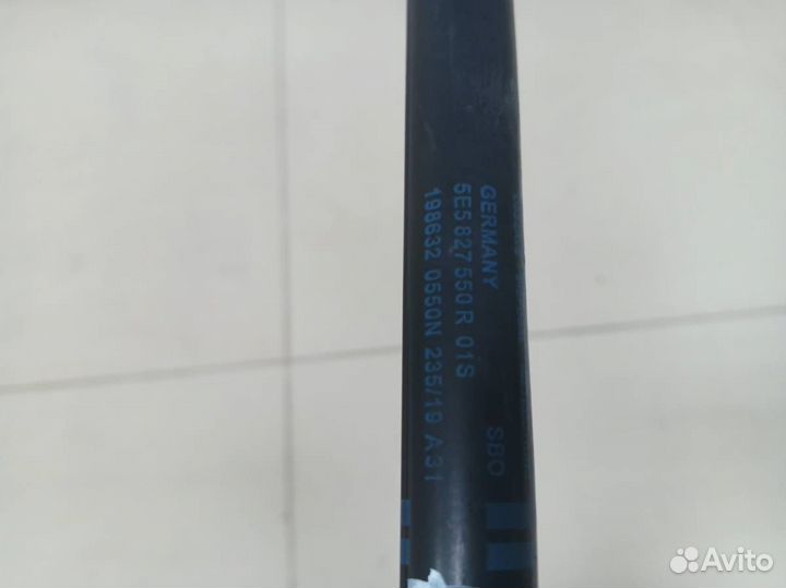 Амортизатор двери багажника Skoda Octavia A7 2013