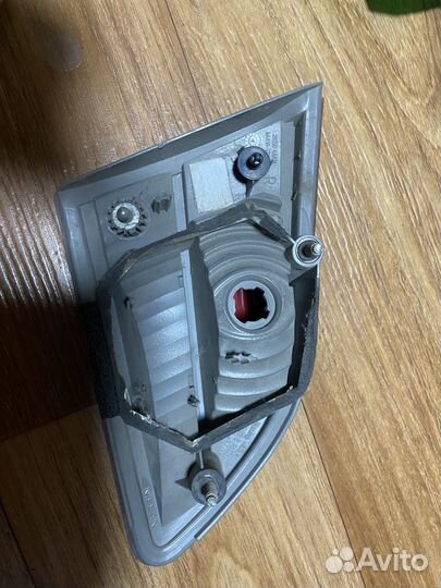 Фонарь задний внутренний правый Nissan Almera g15