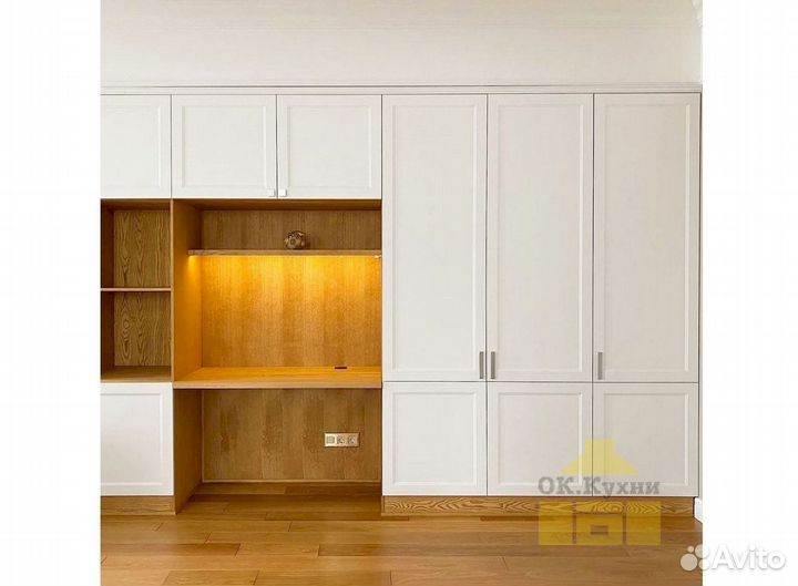 Шкаф с зеркалом