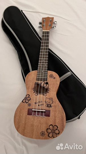Укулеле с чехлом