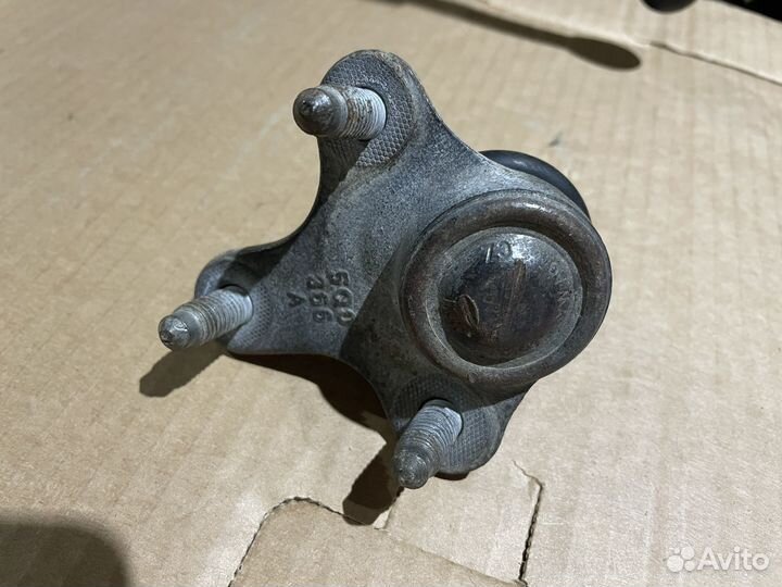 Шаровая опора 5Q0407366A