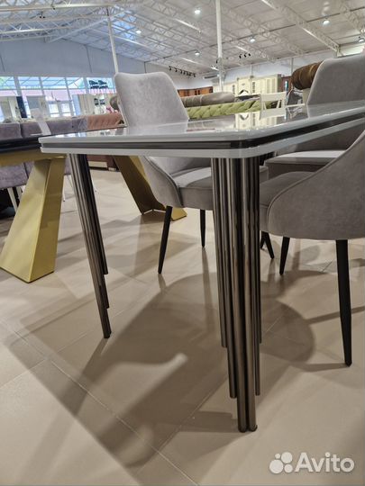 Обеденный стол Амадей