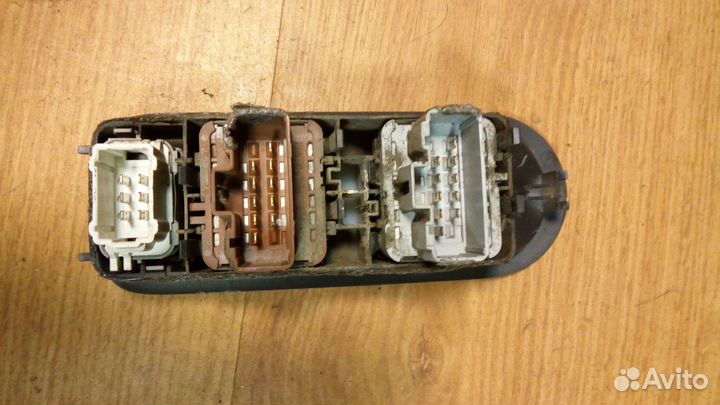 Блок управления стеклоподьемниками Рено сценик 2