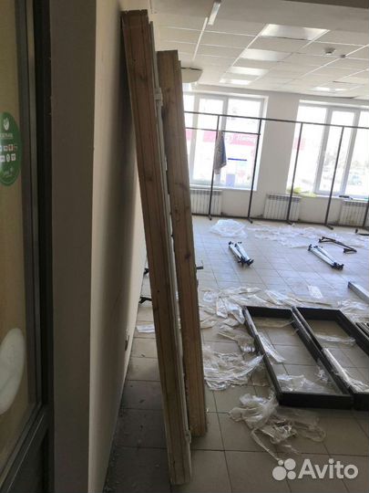 Дверь двухстворчатая, деревянная