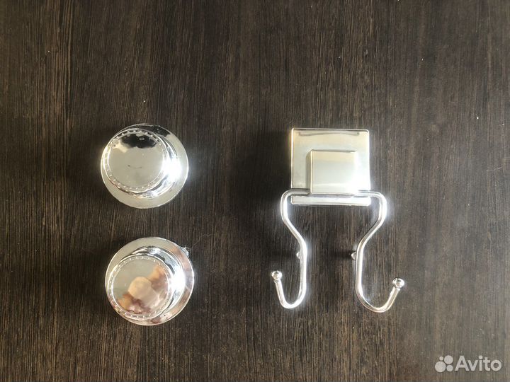 Крючки для ванной