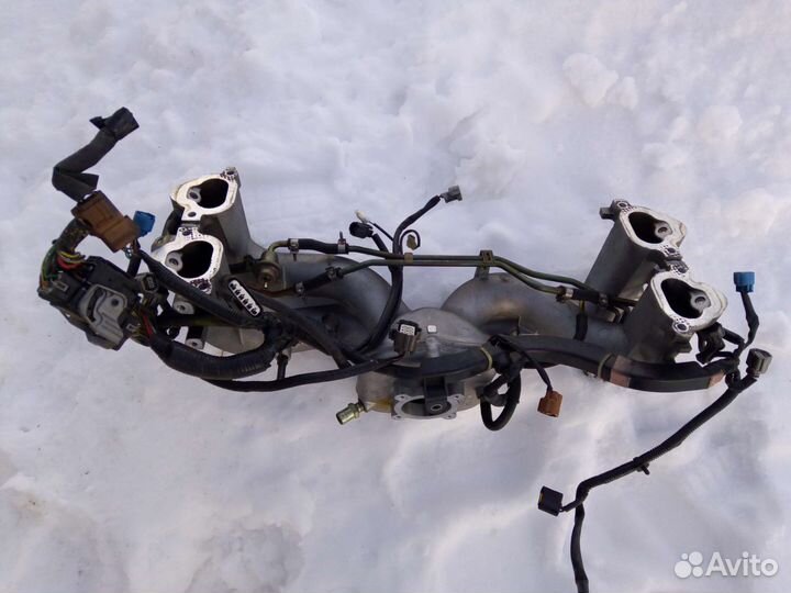 Впускной коллектор Subaru ej204