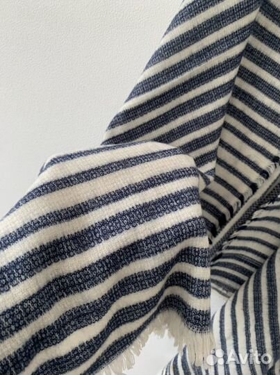 Шарф/палантин Stradivarius