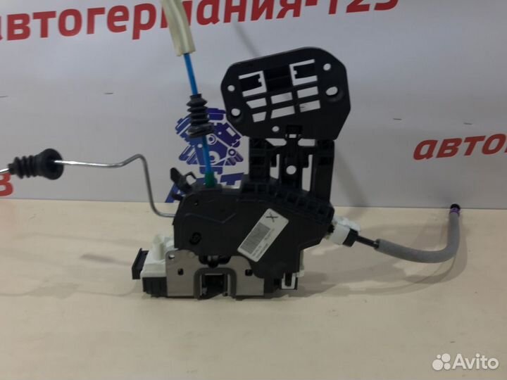 Замок двери задний левый Mercedes Gla180 X156