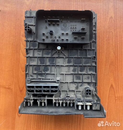 Блок предохранителей Vw Caddy BGU 2005