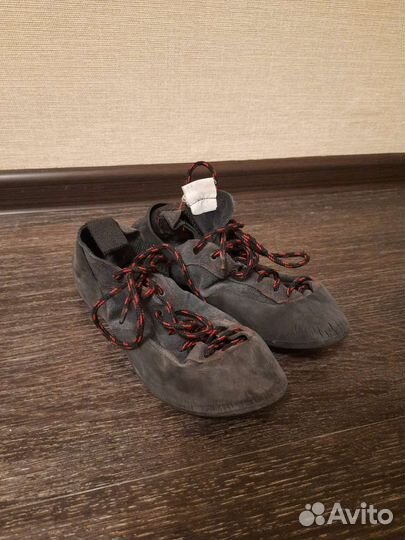 Скальные туфли Ushba