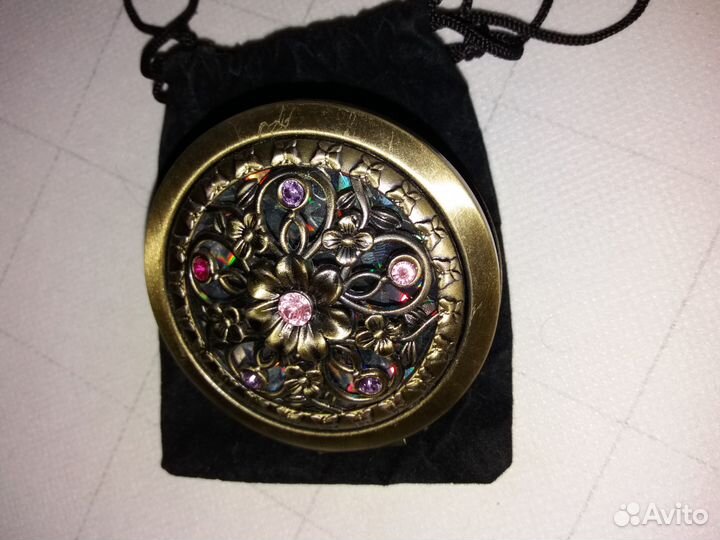 Красивое двойное зеркало