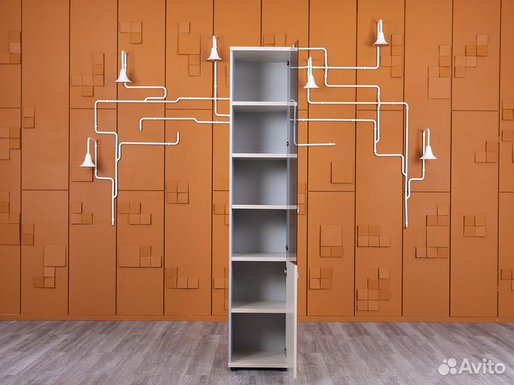 Книжный шкаф