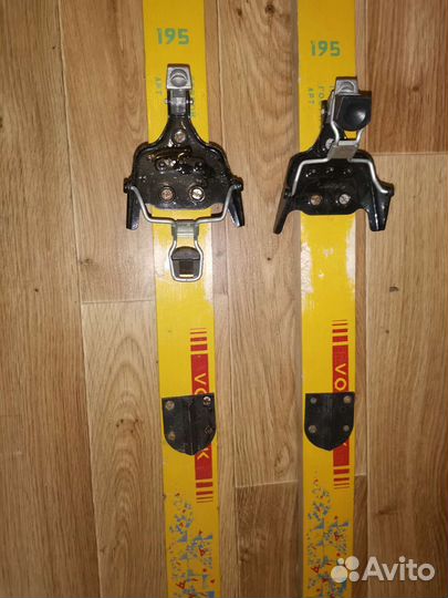 Беговые лыжи деревянные