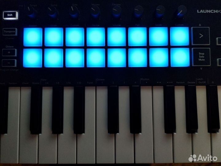 Midi-клавиатура Novation Launchkey Mini MK3