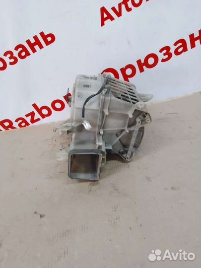 Корпус вентилятора печки Toyota caldina