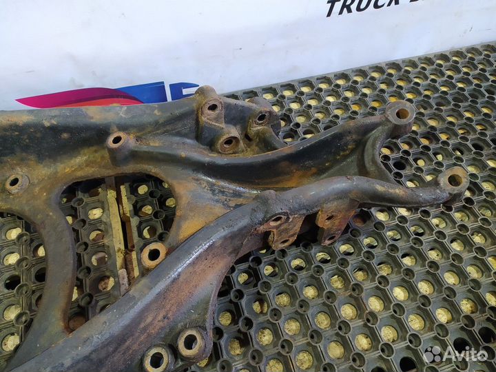 81436400247 Кронштейн переднего амортизатора